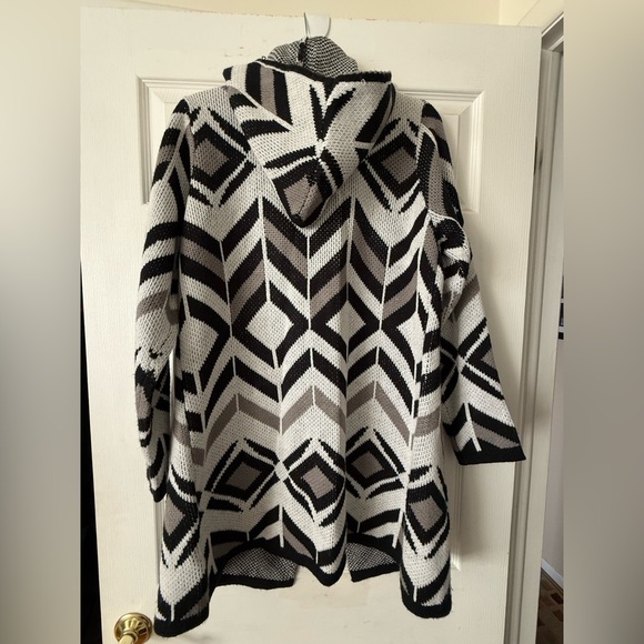 Venus long sweater size large - Picture 3 of 3